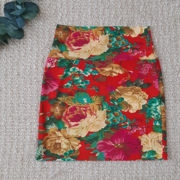 💥Sans Souci Floral Bodycon Mini Skirt size S - Picture 2 of 4